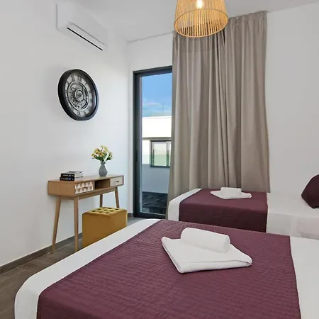 Queen Helena * Πρωταράς