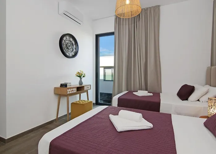 Queen Helena * Πρωταράς