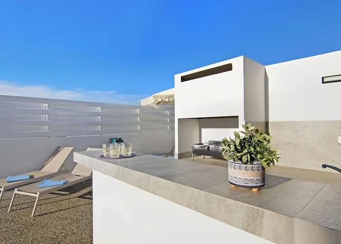 Queen Helena Πρωταράς